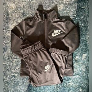 Nike Boys Therma Dri-Fit Tracksuit Set (2T)